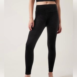 Athleta Velvet Elation leggings - Size M